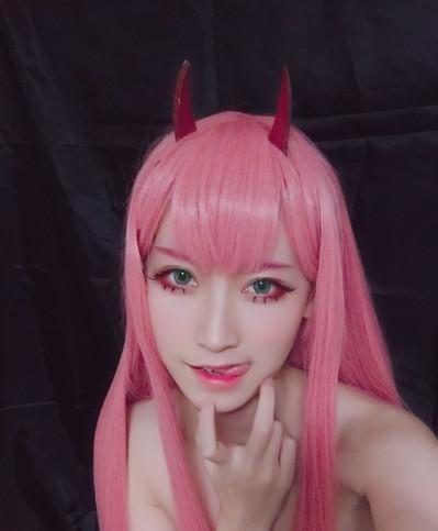 Zero Two Cosplay 